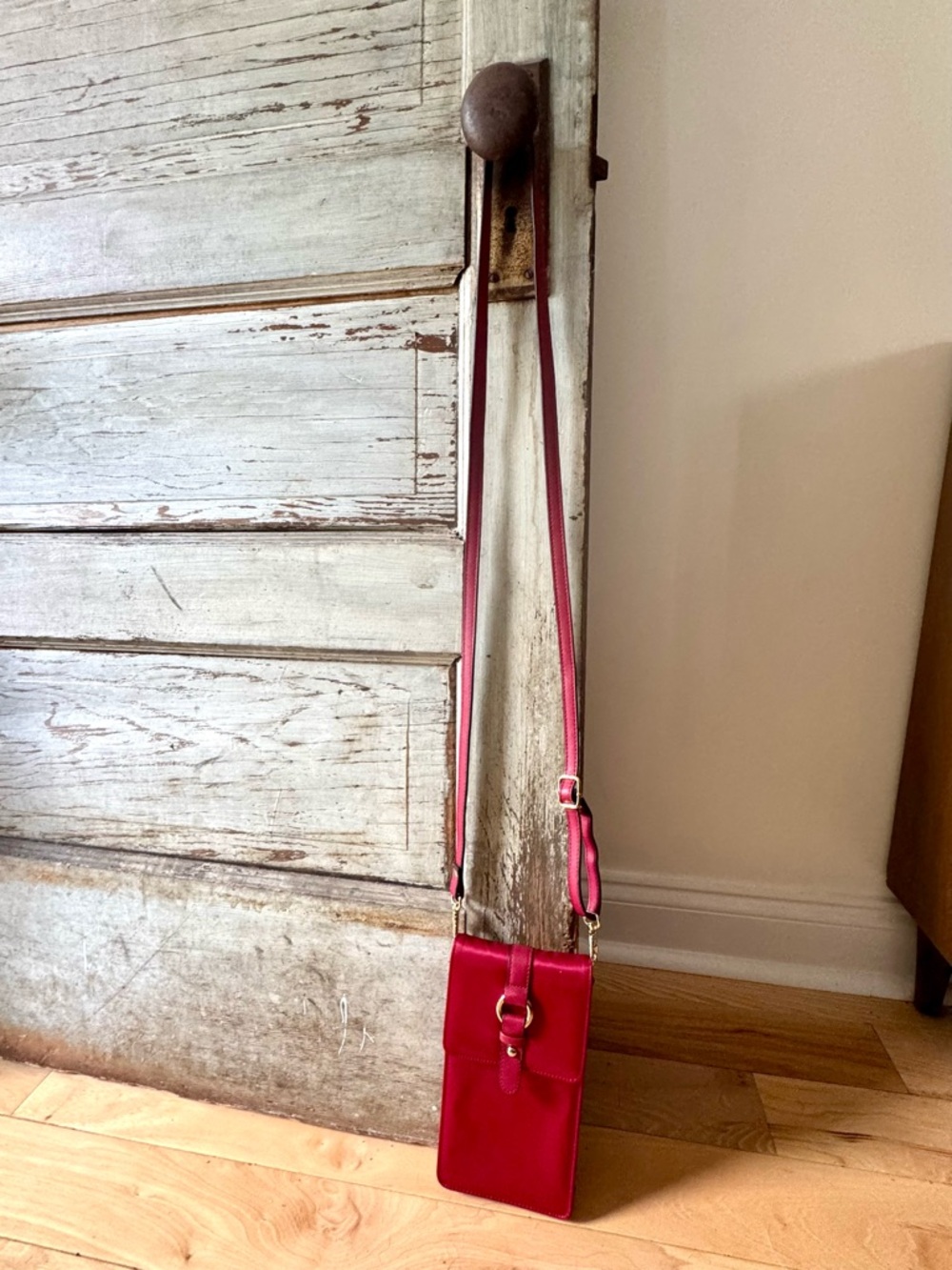 Simply Noelle Hot Pink Leather Crossbody Phone Pouch